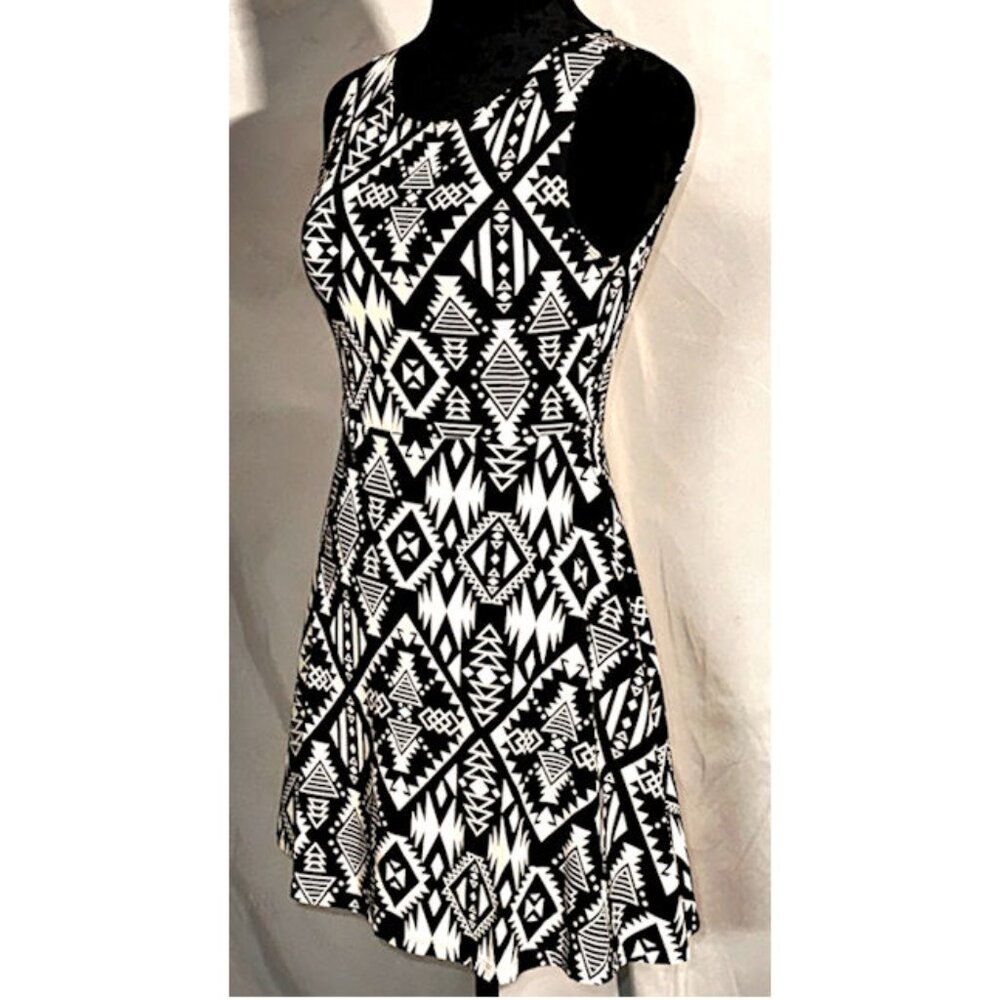 Victoria's Secret PINK Black and White Tribal Dress, Keyhole Back, Small
